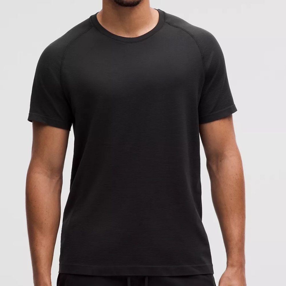 lululemon athletica metal vent tech Short Sleeve Tee medium black